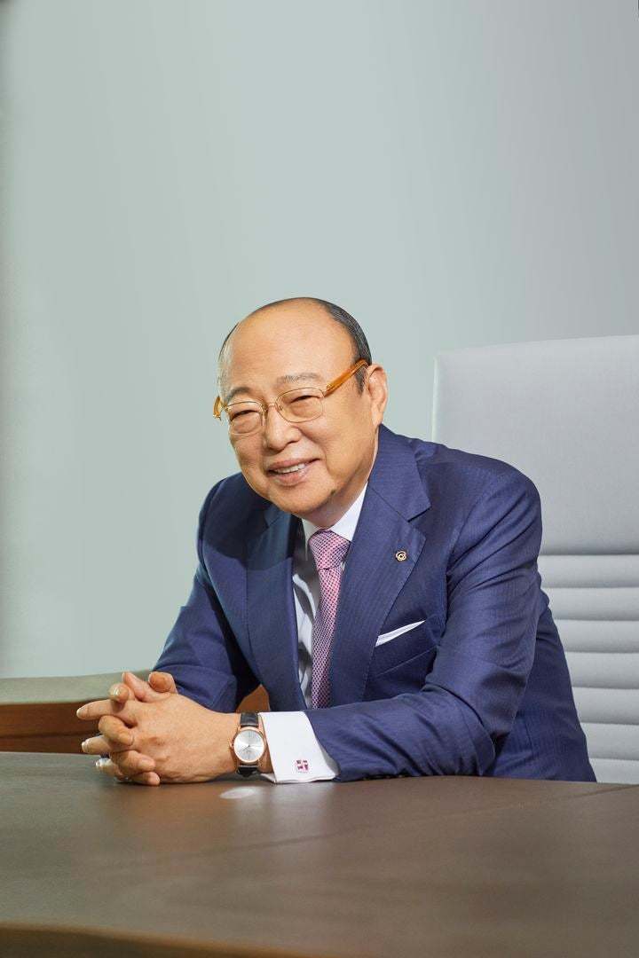 김승연 한화그룹 회장이 9일 창립 73주년을 맞아 새로운 길을 만들어내는 '개척정신'을 강조했다. /사진=한화그룹 