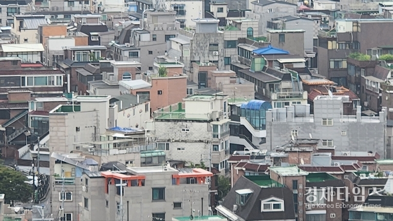 정부는 부동산 시장의 과열 조짐을 방치할 경우 ‘가격 재상승-투기 수요 재유입’으로 이어질 수 있다는 판단 아래, 규제 복원 카드를 검토하는 국면에 들어섰다. /김은국 기자