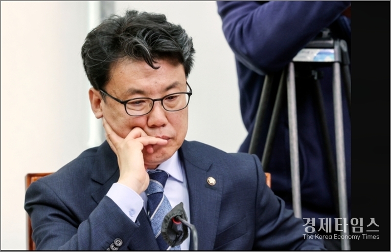 진성준 의원은 "현행 1주택자 면세 기준이 ‘똘똘한 한 채’ 쏠림 현상을 부추긴다"고 꼬집었다.