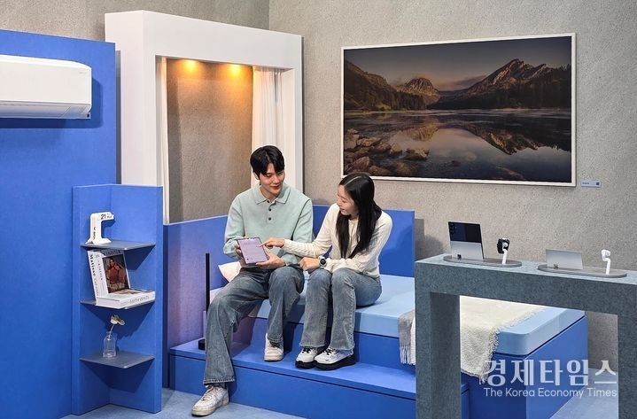 삼성전자가 21일부터 나흘간 서울 강남구 코엑스에서 열리는 'KES 2025(한국전자전)'에서 주거부터 교육, 비즈니스까지 다양한 환경 속에서 일상을 혁신하는 최신 AI 제품과 기술을 선보인다. /사진= 삼성전자