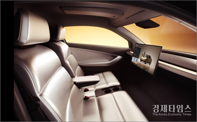 <strong>테슬라(Tesla)</strong>가 개발 중인 <strong>로보택시(Robotaxi) 콘셉트카</strong>