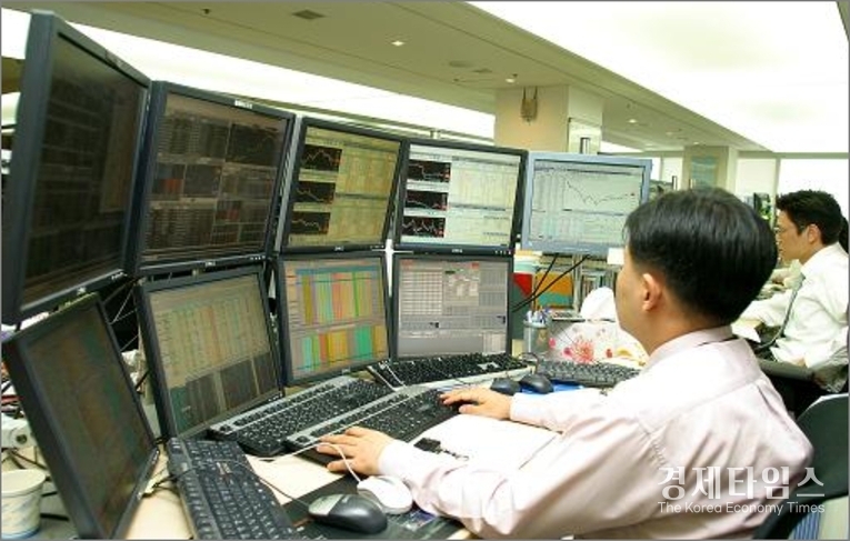 10월23일 뱅크오브아메리카(BofA) 글로벌 리서치에 따르면, 최근 코스피 콜옵션 내재변동성이 지난 10년간 관측치 중 상위 1% 구간에 도달했다.