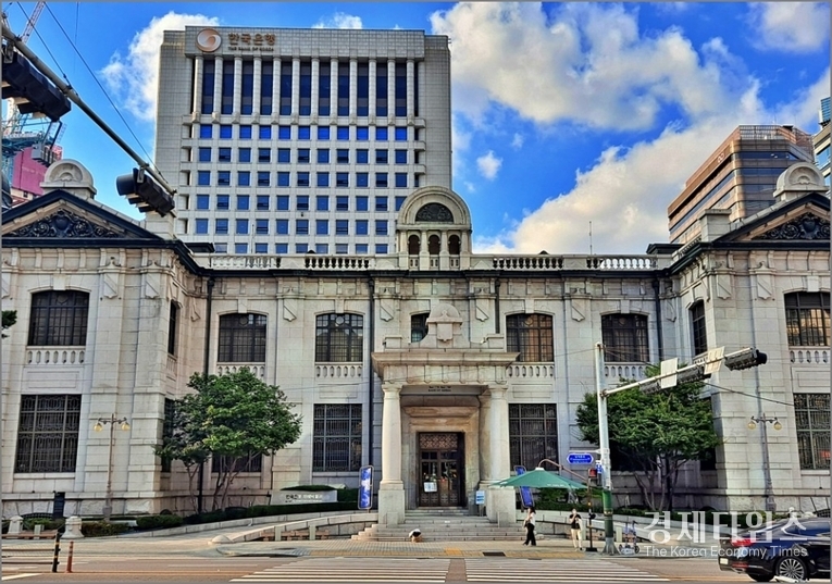 한은 관계자는 “3분기 경제는 민간소비와 설비투자의 개선이 두드러졌고, 정부지출도 성장세를 뒷받침했다”며 “건설투자 부진이 다소 완화된 점도 의미 있는 변화”라고 평가했다.