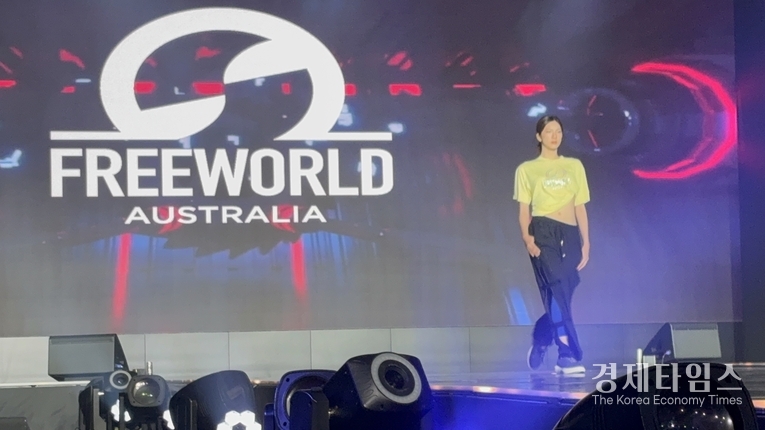 <strong> 걸그룹 하이키(H1-KEY)</strong>가 ‘<strong>20주년 아시아모델페스티벌(ASIA MODEL FESTIVAL)</strong>’에서 ‘2025 아시아 27개국 모델들이 뽑은 K-POP 스타 인기상’을 수상했다. 