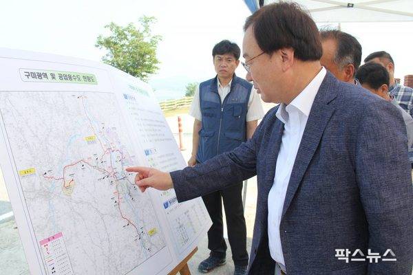 `폭염포럼`을 개최하는 강효상 의원.