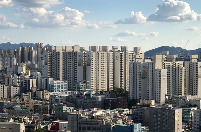 서울시가 ‘신혼부부 임차보증금 지원사업’의 대상과 기간을 확대하고 5일부터 신청받는다고 밝혔다. 사진=경제타임스 자료사진