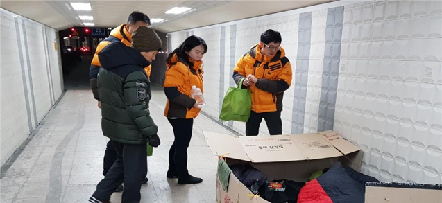 용산역 일대 거리상담 (사진=서울시)