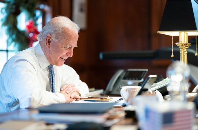 미국에서는 2020년 12월 말, 600달러의 현금 지급을 포함한 9000억 달러(약 982조 8,000억 원)의 추가 대책이 성립됐다.(사진 : 조 바이든 미 대통령 당선인 / 바이든 공식 트위터 캡처)