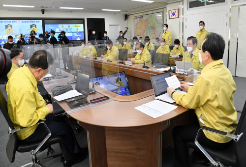 2월 10일 정세균 국무총리가 코로나19 중앙재난안전대책본부 회의를 주재하고 있다. (사진=국무조정실)