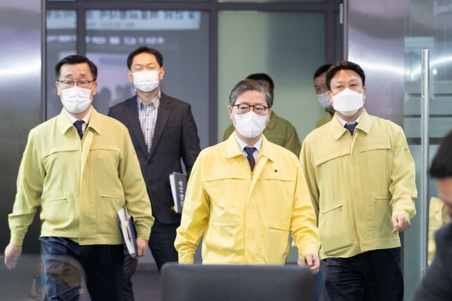 국토교통부는 2일 산하 공기업 및 준정부기관의 기관장들과 간담회를 개최했다. 사진은 2월 10일 설특별교통대책 보고회에 참석한 변창흠 국토부 장관. (사진=국토교통부)