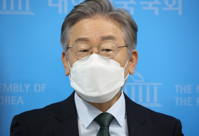 이재명 더불어민주당 대선 경선 후보는 10일 대선 후보에 선출됐다.