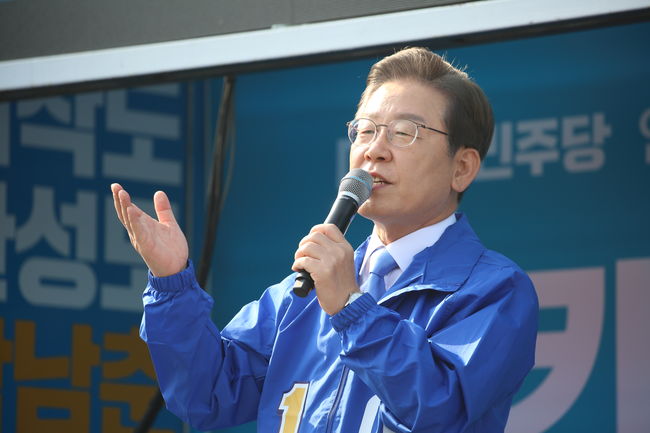 제20대 대선후보였던 민주당 이재명 상임고문이 인천 `계양을` 보선에 출마함에 따라 인천 전지역이 수도권 최대 격전지로 부상한 상황이어서 인천표심 향배에 관심이 집중되고 있는 상황이다.