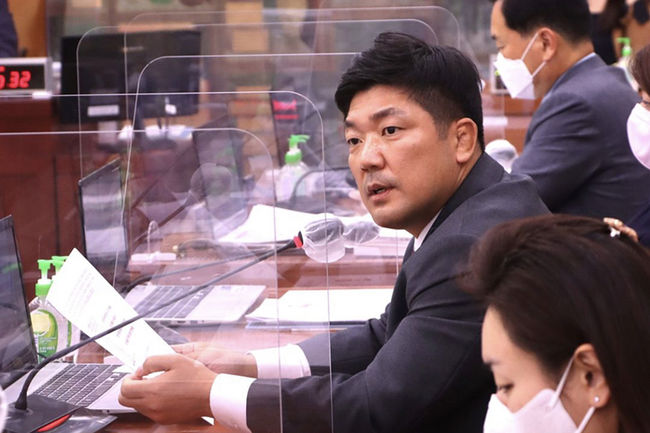 이용 의원이 `조세특례제한법 2건`, `부가가치세법 개정안` 총 3건의 개정안을 대표 발의했다.(사진=이용 의원실 제공)