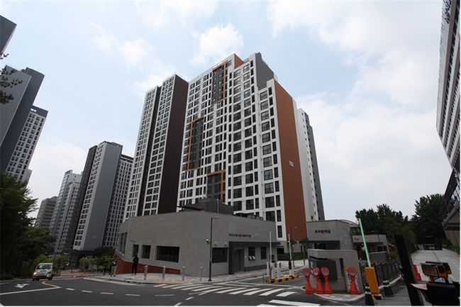 25일부터 입주를 시작하는 서울시 공공임대주택 `공덕 크로시티` 전경