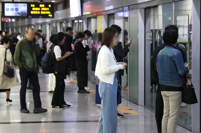 최근 3년, 명절연휴 가장 많은 이용객이 사용하는 노선은 지하철 2호선, 가장 사람이 몰리는 시간대는 17시에서 18시였다. (사진=자료사진)