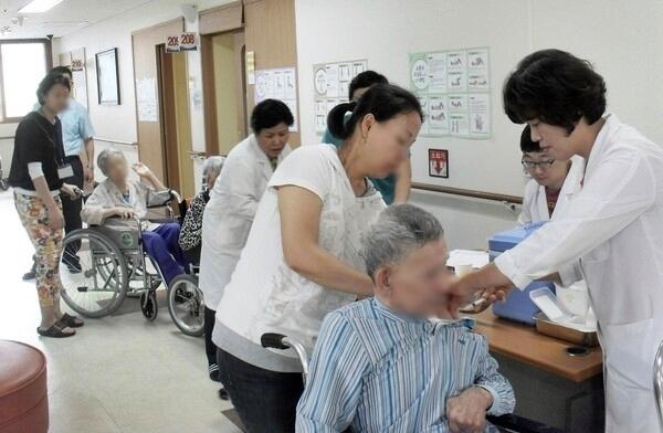 정읍시가 면역에 취약한 어르신들의 건강을 위해 오는 4월 1일부터 대상포진 무료 예방접종을 시행한다.