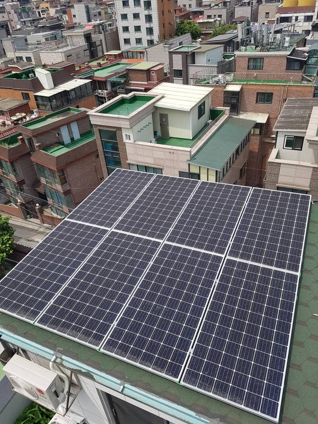 관악구(구청장 박준희)가 에너지 자립 실현을 위한 `태양광 미니발전소 설치비` 지원에 나선다.