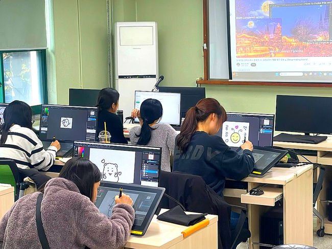 양천구, 경력단절여성 취업 지원프로그램 `이모티콘 디자인` 수업 전경