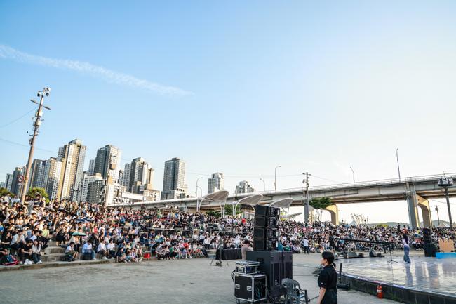 한강 라이징 스타 행사 모습