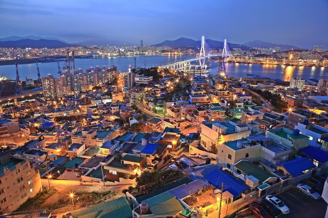 부산시 영도구(구청장 김기재)는 절영마 영도 스토리 투어버스 기획테마투어로 영도나잇을 오는 7월 19일부터 운영한다.