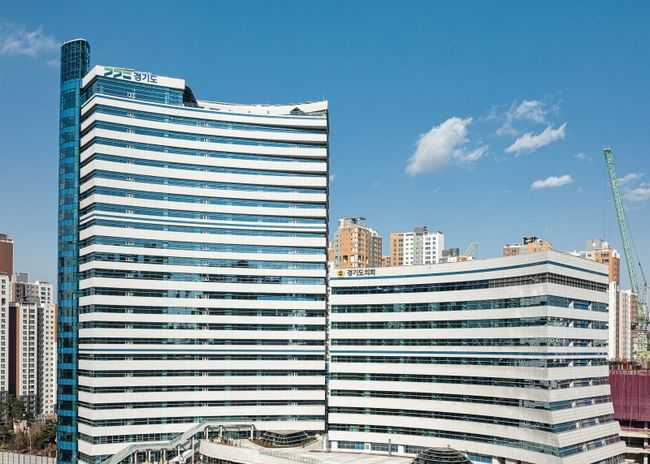 `경기형 가족돌봄수당` 3천 가구 이상 지원...양육공백 가정에 큰 힘