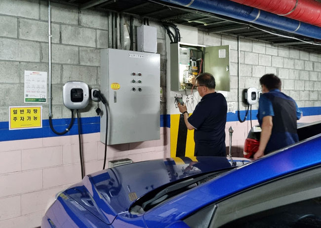 용인특례시가 100세대 이상 아파트 19곳의 전기차 충전시설을 점검한다