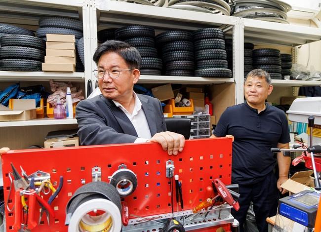 `보행 약자의 든든한 동반자` 마포구, 보장구 지원 확대 나서