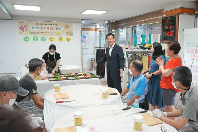 보보모임 -보보모임에서 진행하는 원데이클래스 현장에 이승로 성북구청장이 방문했다.