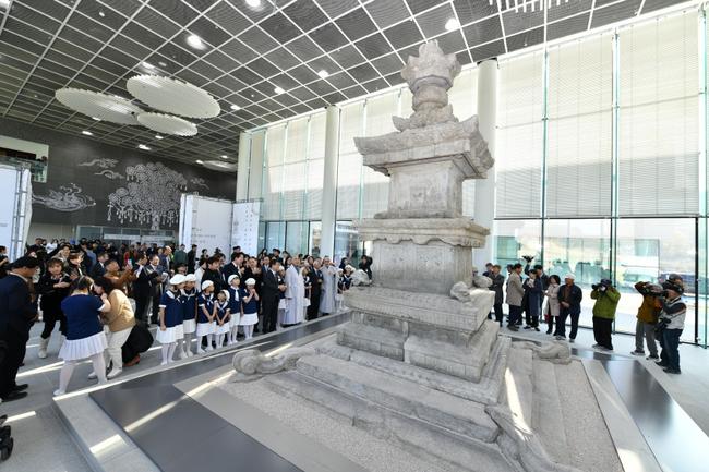 국가유산청 국립문화유산연구원과 원주시는 11월 12일, 원주시 부론면 법천사지 유적전시관 앞 광장에서 국보 지광국사탑 복원 기념식을 공동 개최했다.