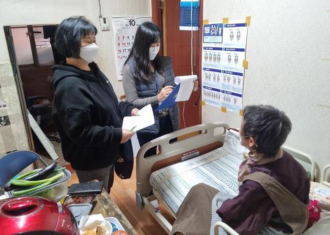 양천구, 매주 안부확인으로 고독사 막는다...`우리동네돌봄단` 연중 운영