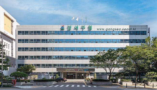 서울 강서구(구청장 진교훈)는 지역의 미래를 이끌어 나갈 인재 육성을 위해 `2025년 상반기 (재)강서구장학회(이사장 송진수) 장학생` 66명을 선발한다고 밝혔다.